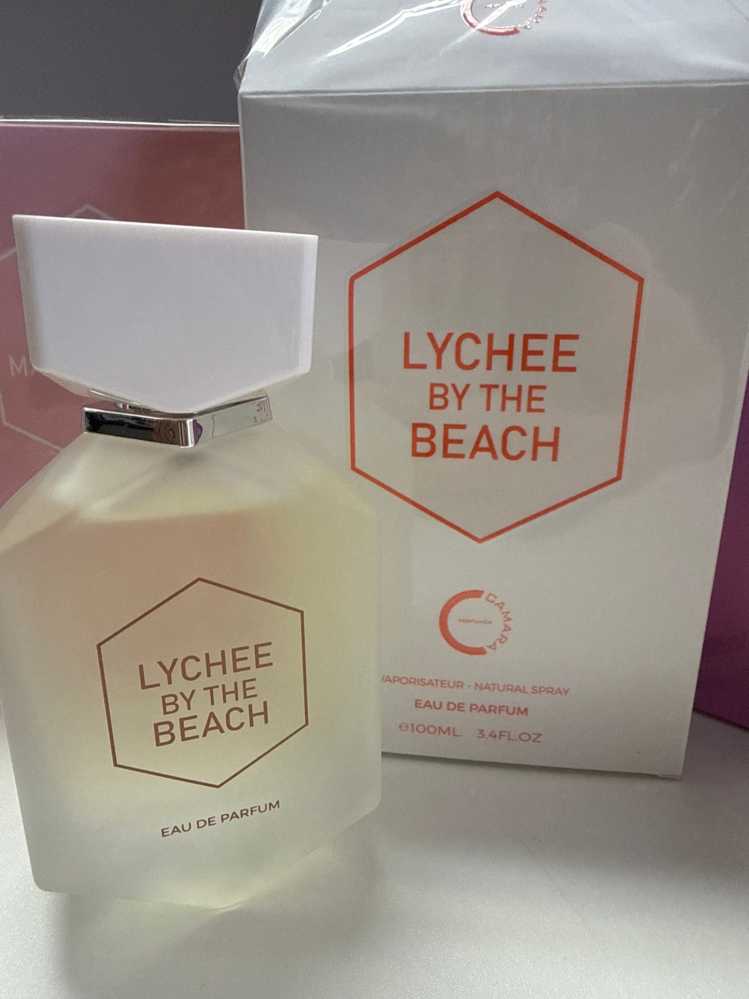 Lychee by the beach de Camara