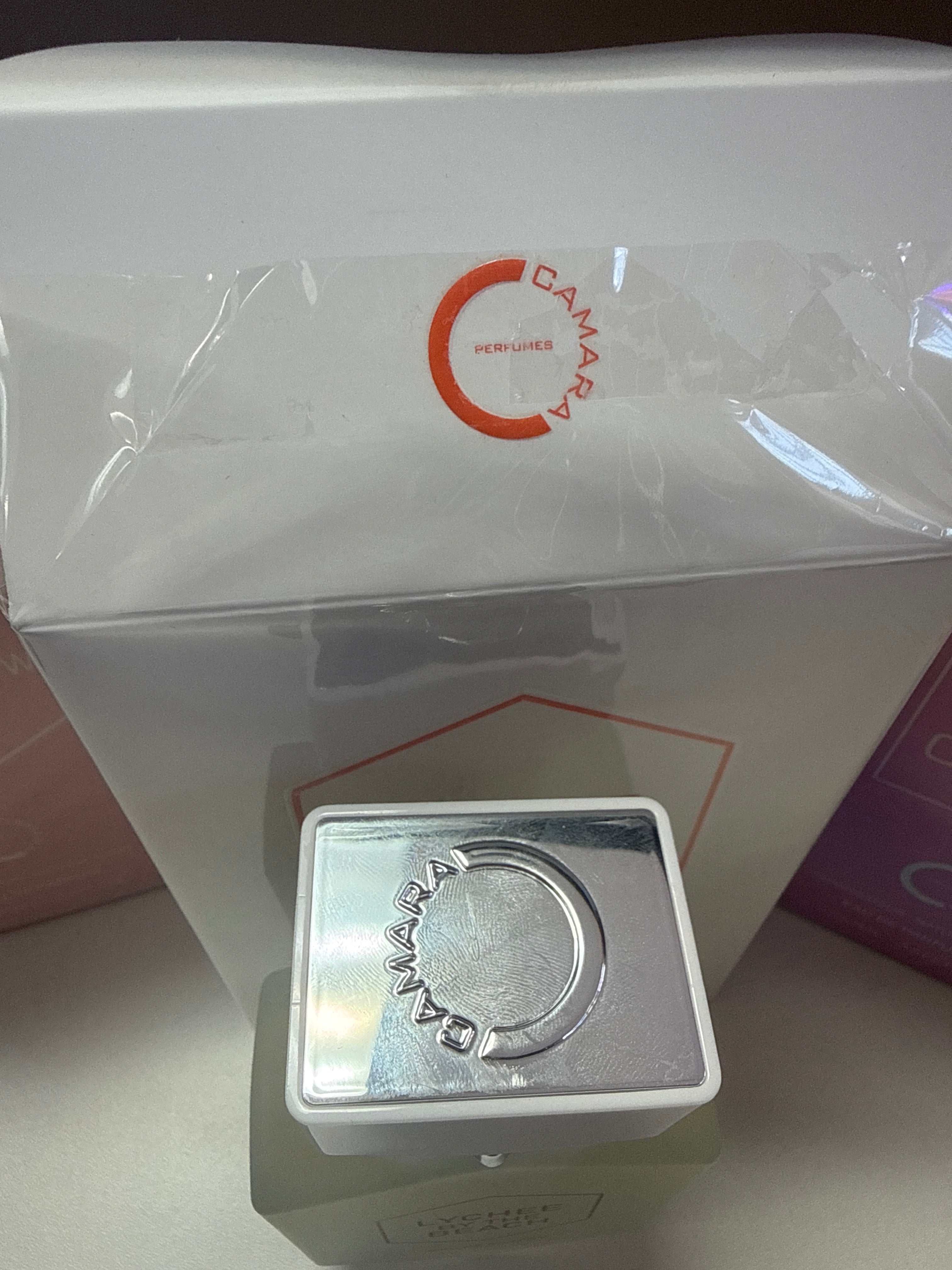 Lychee by the beach de Camara